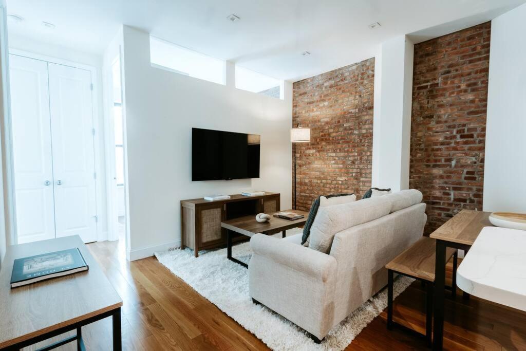 Stylish In Upper West Side! Cozy Retreat *