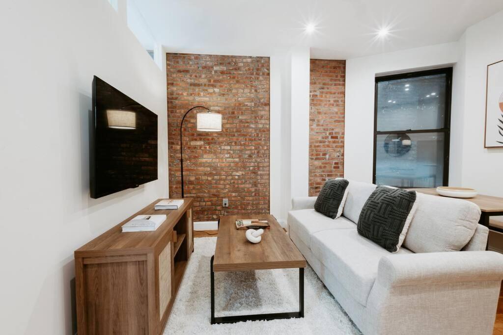 Stylish In Upper West Side! Cozy Retreat *